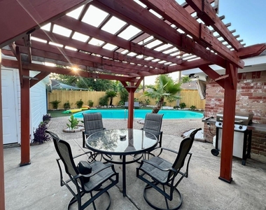 9811 Rocktree Drive - Photo Thumbnail 25