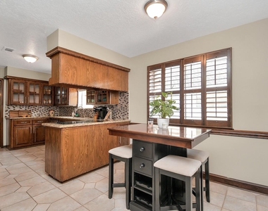 9811 Rocktree Drive - Photo Thumbnail 13