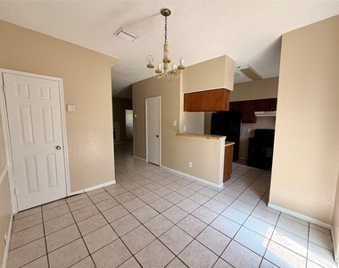 12400 Brookglade Circle - Photo Thumbnail 5
