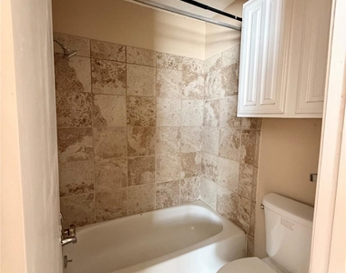 12400 Brookglade Circle - Photo Thumbnail 17