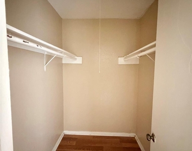 12400 Brookglade Circle - Photo Thumbnail 18