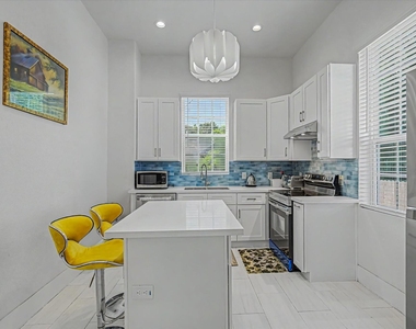 3519 Broadway Street - Photo Thumbnail 6