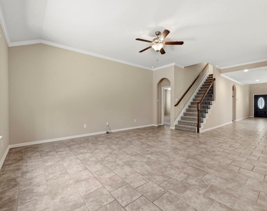 34 Sawbridge Circle - Photo Thumbnail 7