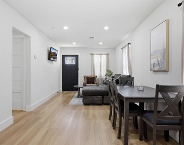 3011 Columbia Street - Photo Thumbnail 2