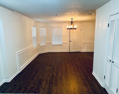 15726 Gettysburg Drive - Photo Thumbnail 5