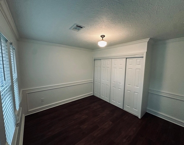 15726 Gettysburg Drive - Photo Thumbnail 15