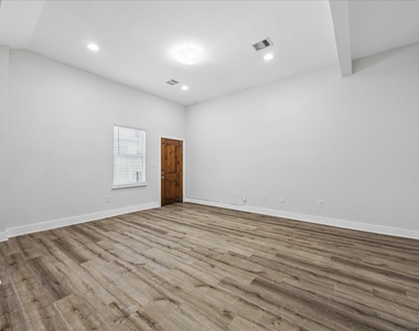 2316 Hopkins Street - Photo Thumbnail 2
