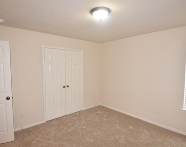 1035 Junction Ct - Photo Thumbnail 9