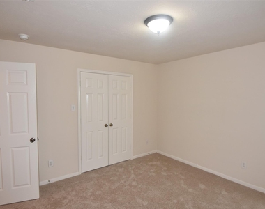 1035 Junction Ct - Photo Thumbnail 23