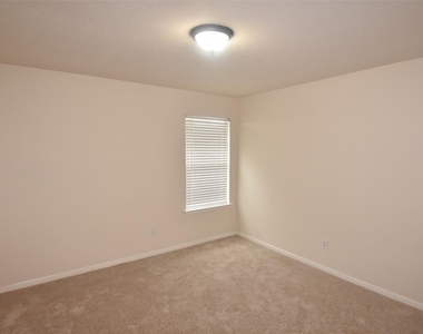 1035 Junction Ct - Photo Thumbnail 10