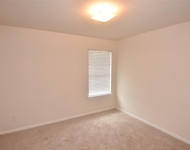 1035 Junction Ct - Photo Thumbnail 12