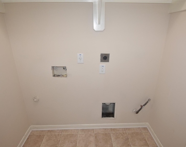 1035 Junction Ct - Photo Thumbnail 31