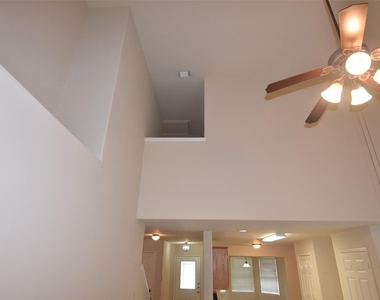 1035 Junction Ct - Photo Thumbnail 7