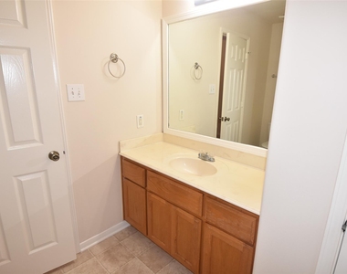 1035 Junction Ct - Photo Thumbnail 25