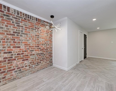 1747 Wroxton Court - Photo Thumbnail 7