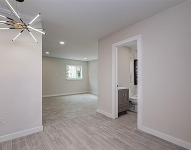 1747 Wroxton Court - Photo Thumbnail 6
