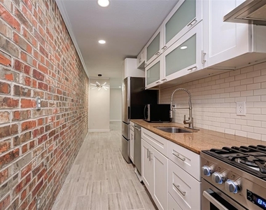 1747 Wroxton Court - Photo Thumbnail 9