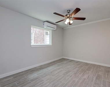 1747 Wroxton Court - Photo Thumbnail 12