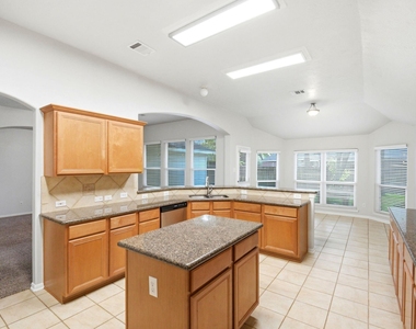 31710 Midlake Park - Photo Thumbnail 15