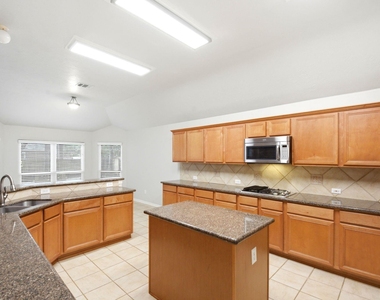 31710 Midlake Park - Photo Thumbnail 14
