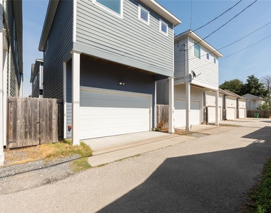 828 E 28th Street - Photo Thumbnail 45