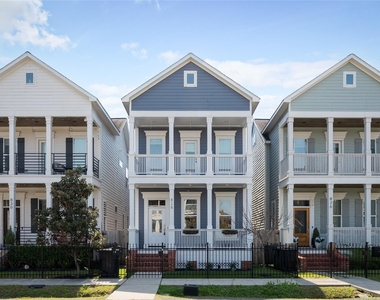 828 E 28th Street - Photo Thumbnail 1