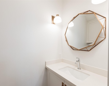 828 E 28th Street - Photo Thumbnail 15