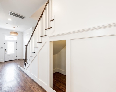 828 E 28th Street - Photo Thumbnail 9