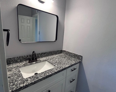 8406 Detroit Street - Photo Thumbnail 10