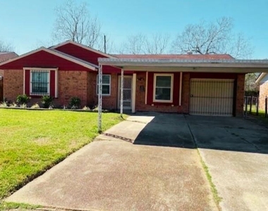 10902 Segrest Drive - Photo Thumbnail 2