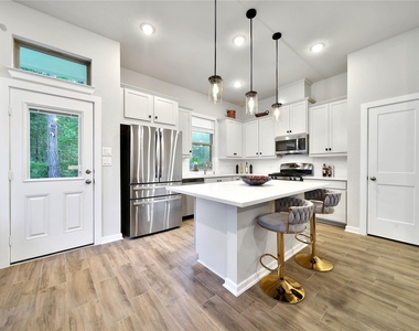104 Red Cascade Court - Photo Thumbnail 9
