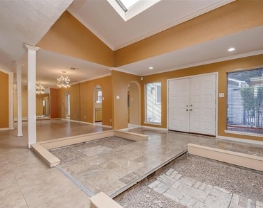 6030 Gallant Forest Drive - Photo Thumbnail 8