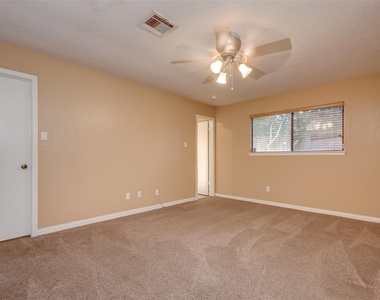 6030 Gallant Forest Drive - Photo Thumbnail 22