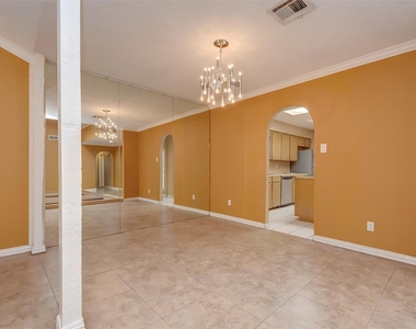 6030 Gallant Forest Drive - Photo Thumbnail 13