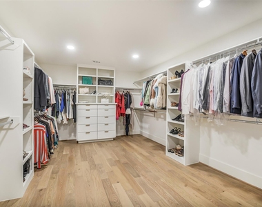 9411 Millbury Drive - Photo Thumbnail 23