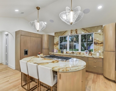 9411 Millbury Drive - Photo Thumbnail 9