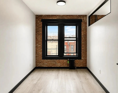2100 2nd Avenue - Photo Thumbnail 3