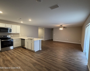 350 Dolphin Street Se - Photo Thumbnail 3