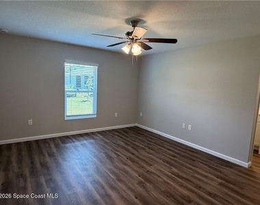 340 Dolphin Street Se - Photo Thumbnail 9