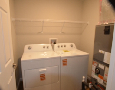 340 Dolphin Street Se - Photo Thumbnail 3
