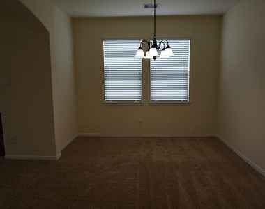 2622 Whitetip Court - Photo Thumbnail 4