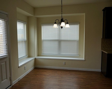 2622 Whitetip Court - Photo Thumbnail 5