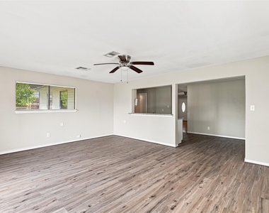 509 Avenue J - Photo Thumbnail 7