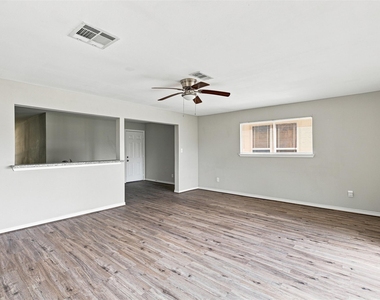 509 Avenue J - Photo Thumbnail 8