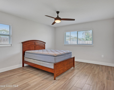 580 Pine Tree Drive - Photo Thumbnail 27