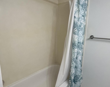 8921 Lake Drive - Photo Thumbnail 34