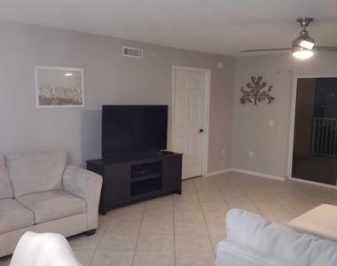 8921 Lake Drive - Photo Thumbnail 5
