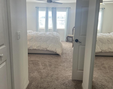 8921 Lake Drive - Photo Thumbnail 28