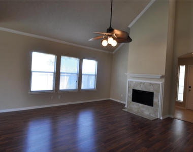 5823 Ridgebluff Lane - Photo Thumbnail 2