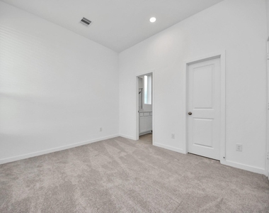 27443 Sunterra Village Dr - Photo Thumbnail 24